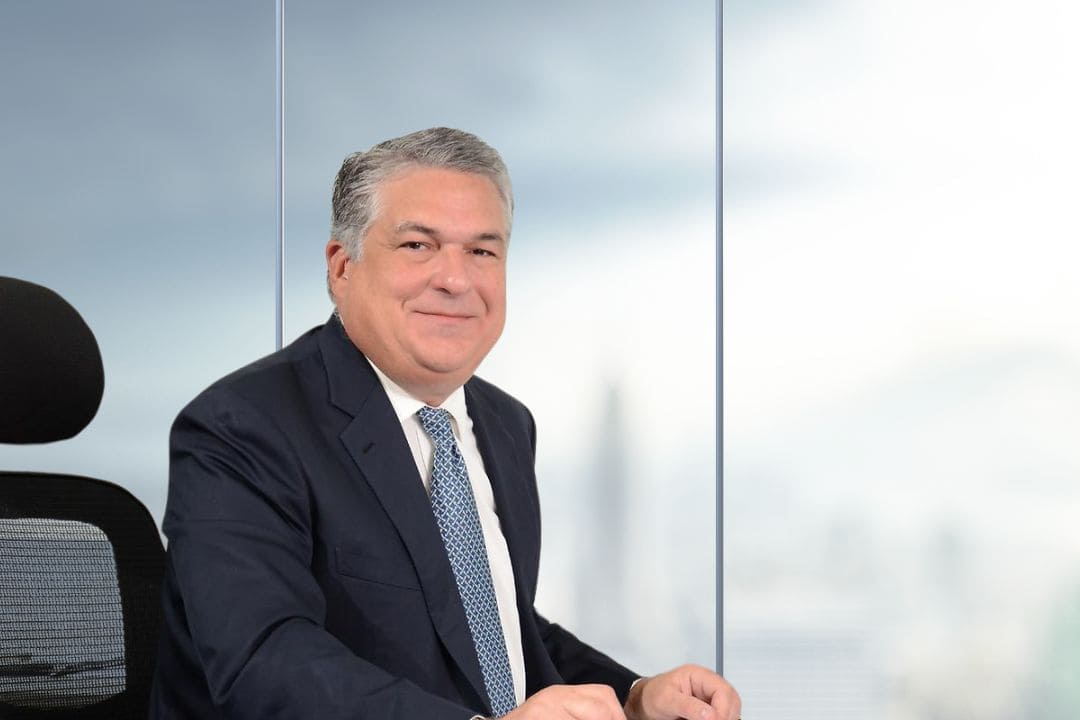 Cómo Francisco Martinelli complementa su vida de oficina con hobbies rentables