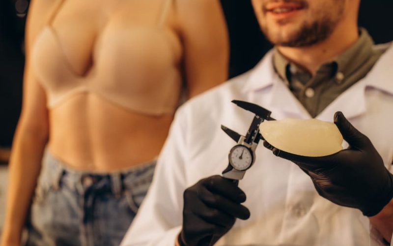 Implantes de senos: diferencias, beneficios y cuál elegir según tu rutina